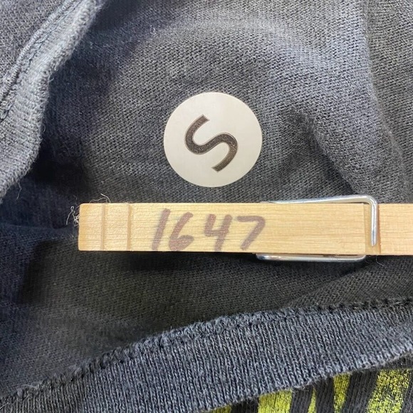 Five Finger Death Punch Band Tee Thrifted Vintage Style Size S - Picture 8 of 8